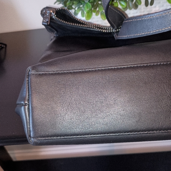 Coach Graham Tote - Picture 11 of 15